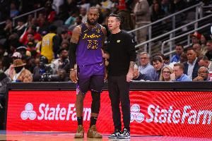 雷迪克:詹姆斯至今未参加球队完整合练 他有自己的恢复时间表 雷迪克:詹姆斯至今未参加球队完整合练 他有自己的恢复时间表