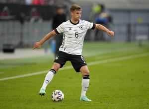 基米希:在拜仁我是6号位,在国家队我的位置由教练决定 基米希:在拜仁我是6号位,在国家队我的位置由教练决定