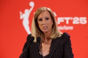 美媒:WNBA最新提案顶薪由25万刀→85万刀 底薪7.8万刀→30万刀 美媒:WNBA最新提案顶薪由25万刀→85万刀 底薪7.8万刀→30万刀