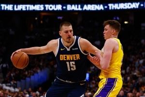 雷迪克:克内克特的上限取决于新赛季他在防守端的提升幅度 雷迪克:克内克特的上限取决于新赛季他在防守端的提升幅度