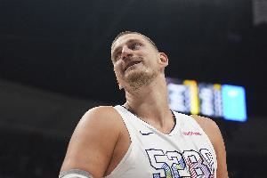 约基奇上赛季单赛季7次15+15+15追平大O 并列历史最多 约基奇上赛季单赛季7次15+15+15追平大O 并列历史最多