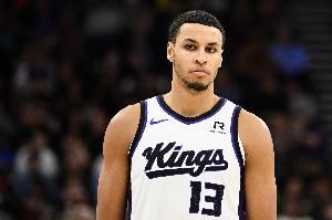 5年1.4亿提前续约!国王主帅:基根-穆雷很全面 我们非常器重他 5年1.4亿提前续约!国王主帅:基根-穆雷很全面 我们非常器重他