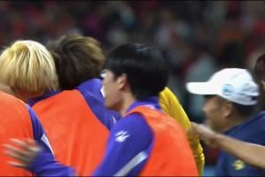 南通取胜最大功臣😁替补门将蔡天龙连扑两点，队友“拍头”庆祝