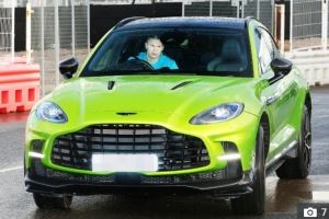 太阳报:哈兰德新添25万镑兰博基尼,收藏了布加迪、库里南等豪车 太阳报:哈兰德新添25万镑兰博基尼,收藏了布加迪、库里南等豪车