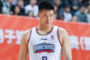 CBA自由球员名单:在蒙BA砍101分的阿泽、黄荣奇、曾繁日在列 CBA自由球员名单:在蒙BA砍101分的阿泽、黄荣奇、曾繁日在列