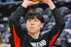 杨瀚森谈英语进步:训练大部分时间可以让克里斯去一边儿了 杨瀚森谈英语进步:训练大部分时间可以让克里斯去一边儿了