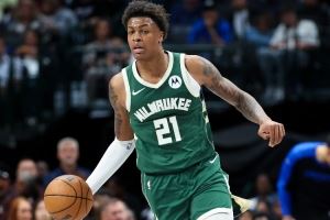 上赛季场均2.9分1.1板!Scotto:雄鹿裁掉24年33号秀泰勒-史密斯 上赛季场均2.9分1.1板!Scotto:雄鹿裁掉24年33号秀泰勒-史密斯