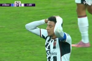 林皇仰天长叹!林加德最后时刻踢飞失良机,怒吼+抱头难以置信 林皇仰天长叹!林加德最后时刻踢飞失良机,怒吼+抱头难以置信