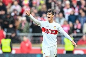 图片报:阿隆索看好斯图加特中场切玛,皇马明夏可以1350万欧回购 图片报:阿隆索看好斯图加特中场切玛,皇马明夏可以1350万欧回购