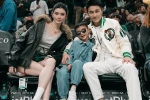 😍嫂子好美!绿军小老板何猷君晒揭幕战动态~老婆陪伴&孩子生日 😍嫂子好美!绿军小老板何猷君晒揭幕战动态~老婆陪伴&孩子生日