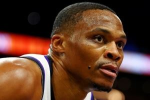 国王队首秀!威少18分钟8中2拿到6分6板 三分2中0 国王队首秀!威少18分钟8中2拿到6分6板 三分2中0