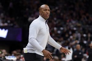 奥尼尔:真为比卢普斯这些人羞愧 拿着900万年薪还要掺和这种勾当 奥尼尔:真为比卢普斯这些人羞愧 拿着900万年薪还要掺和这种勾当