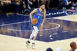 命中6记三分!切特:连续投进后肯定会放松 仍在寻找正确进攻选择 命中6记三分!切特:连续投进后肯定会放松 仍在寻找正确进攻选择