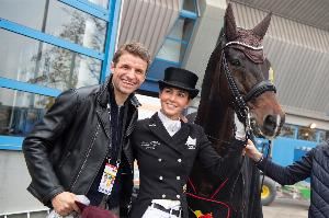 因踢球分居三个月!穆勒:我会想到妻子和家人,但不是想念 因踢球分居三个月!穆勒:我会想到妻子和家人,但不是想念