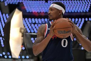 船记:赛后采访中卢不经意间提到比尔的缺阵对这种比赛很关键 船记:赛后采访中卢不经意间提到比尔的缺阵对这种比赛很关键