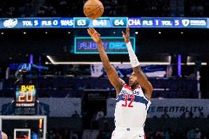 给我查,严查!米德尔顿末节5中1&加时2失误 CJ末节+加时合计7中1 给我查,严查!米德尔顿末节5中1&加时2失误 CJ末节+加时合计7中1