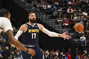 香爆了!瓦兰14分钟7投5中砍下10分6篮板 还送出3次助攻 香爆了!瓦兰14分钟7投5中砍下10分6篮板 还送出3次助攻