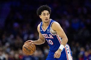 Scotto:76人已经执行麦凯恩26-27赛季价值442万的球队选项 Scotto:76人已经执行麦凯恩26-27赛季价值442万的球队选项