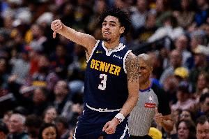 还是超时了！斯特劳瑟高难度失衡压哨抛投命中&裁判回看取消